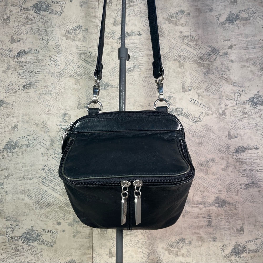 HOBO International Rare Leather Organizer Bag Built In Wallet Crossbody Shoulder